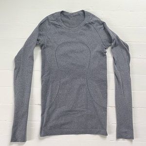 Lululemon Run Swiftly Long Sleeve Tech Top reg length sz 4, Gray